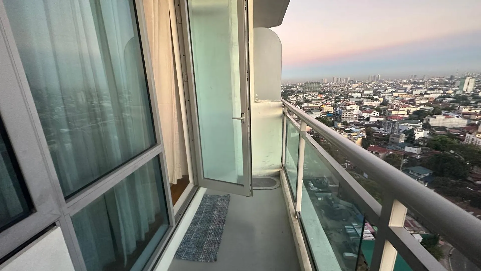 Rjmr Acqua Private Residence Mandaluyong 0*,